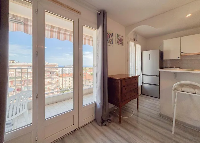 Douceur Azureenne - Wifi, Parking, Vue Mer, 4pers * Ницца